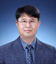 학교장 박용진 이미지